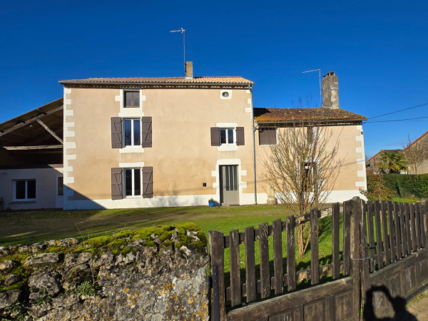 Offres de vente Maison chateau larcher 86370